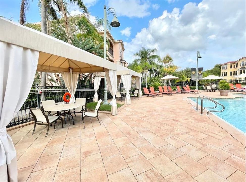 For Rent: $1,800 (1 beds, 1 baths, 770 Square Feet)