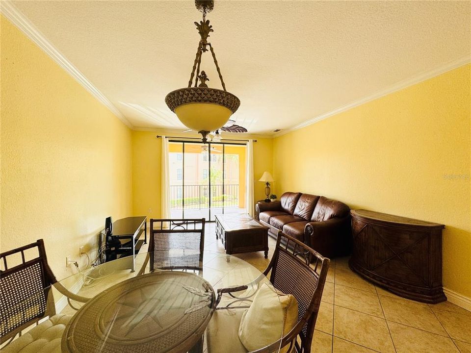 For Rent: $1,800 (1 beds, 1 baths, 770 Square Feet)
