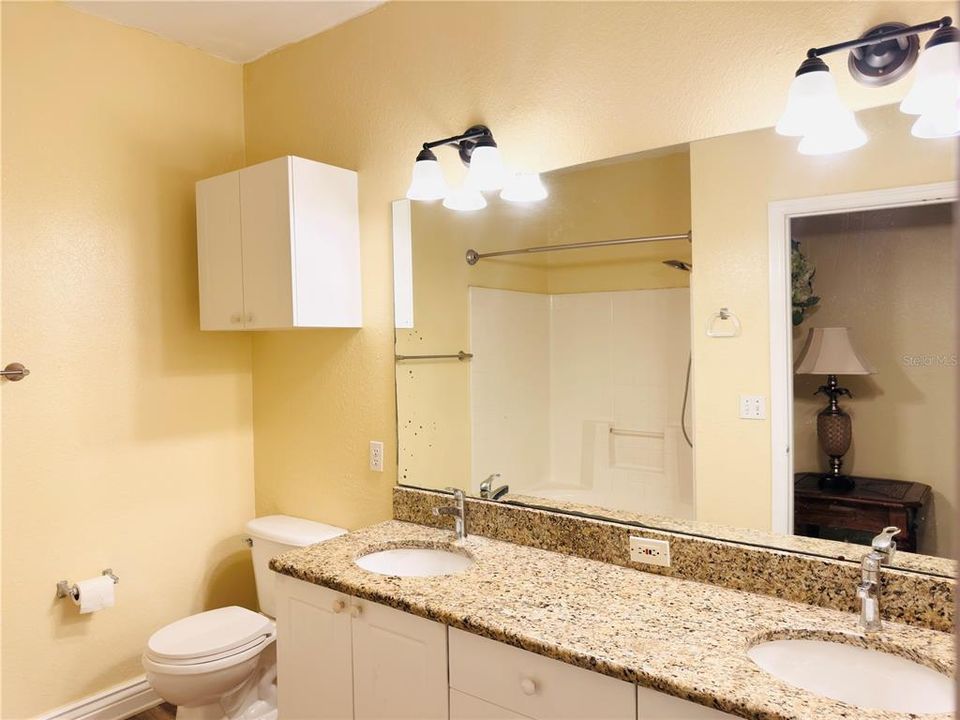 For Rent: $1,800 (1 beds, 1 baths, 770 Square Feet)