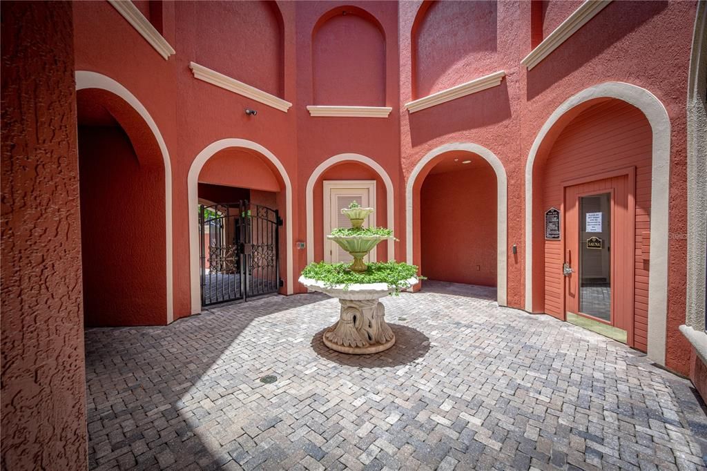 For Rent: $1,800 (1 beds, 1 baths, 770 Square Feet)