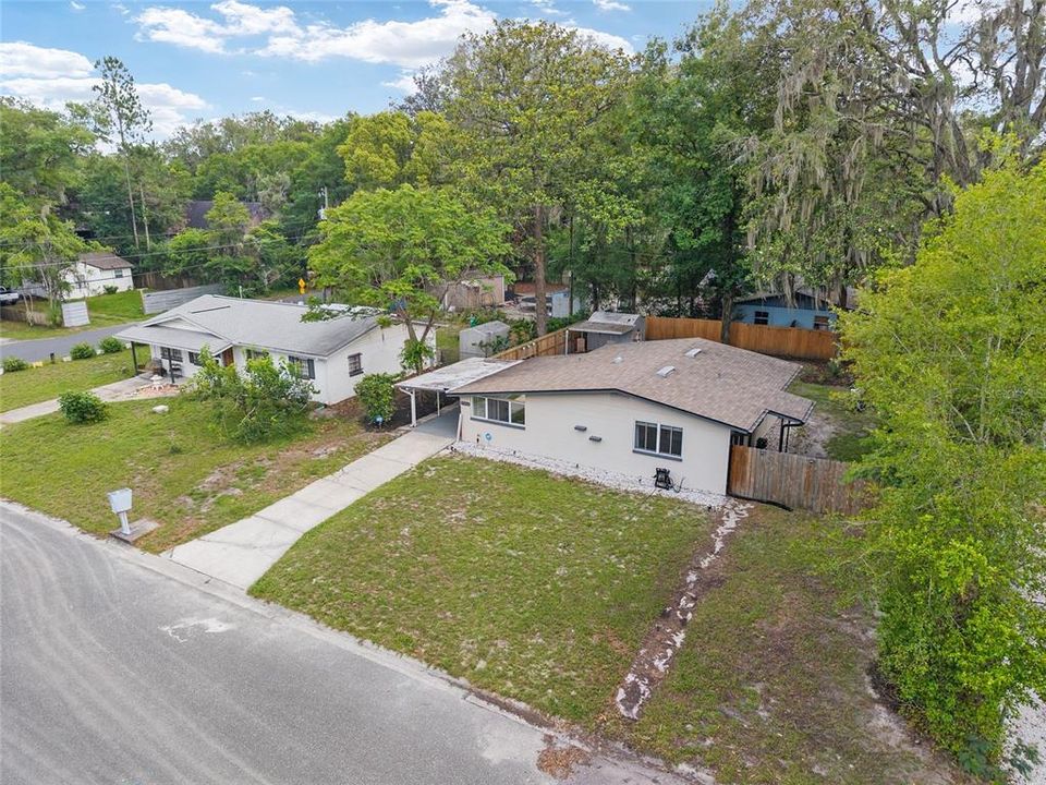 For Sale: $199,000 (2 beds, 1 baths, 915 Square Feet)