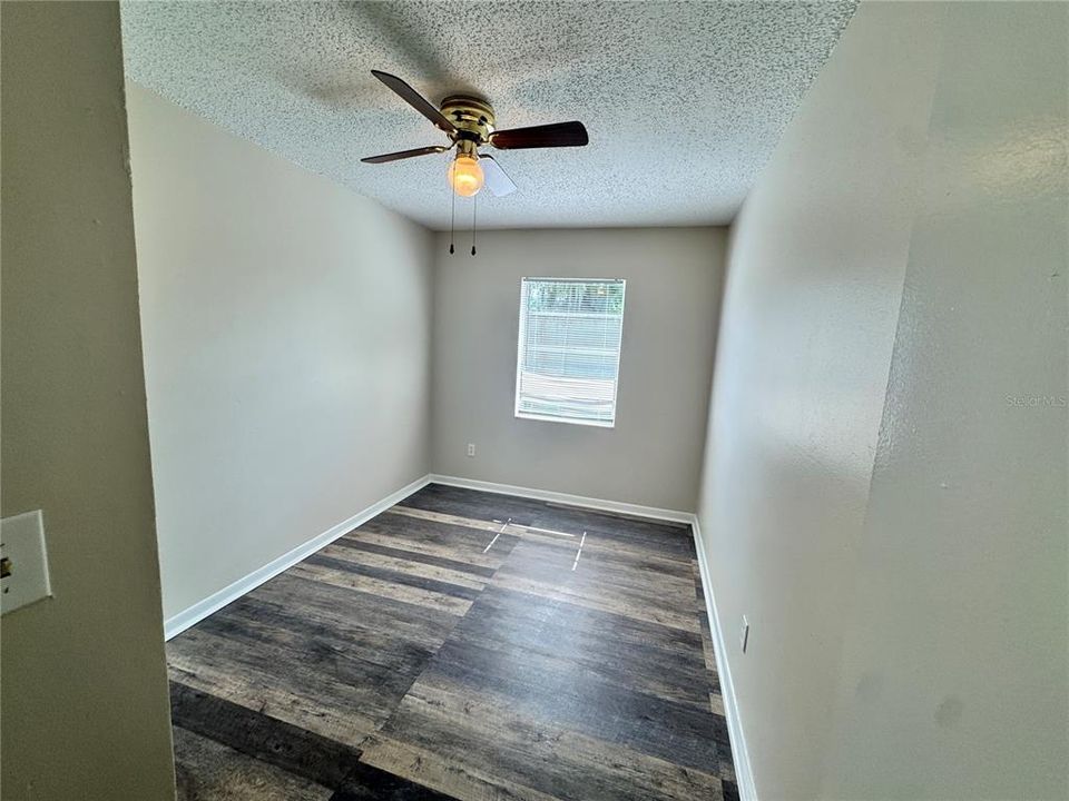 For Rent: $1,100 (3 beds, 1 baths, 800 Square Feet)