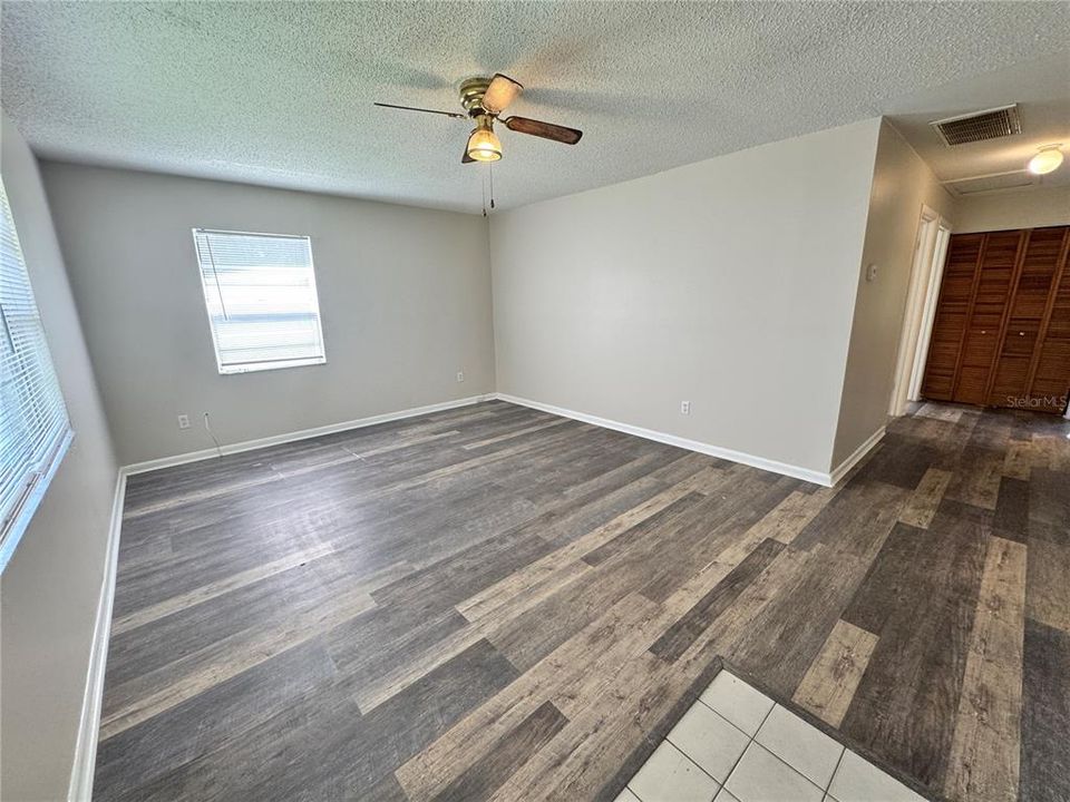 For Rent: $1,100 (3 beds, 1 baths, 800 Square Feet)