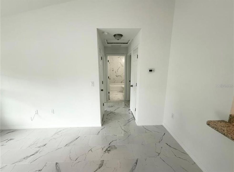 For Sale: $279,900 (3 beds, 2 baths, 1173 Square Feet)