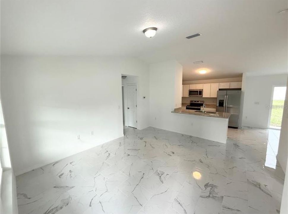 For Sale: $279,900 (3 beds, 2 baths, 1173 Square Feet)