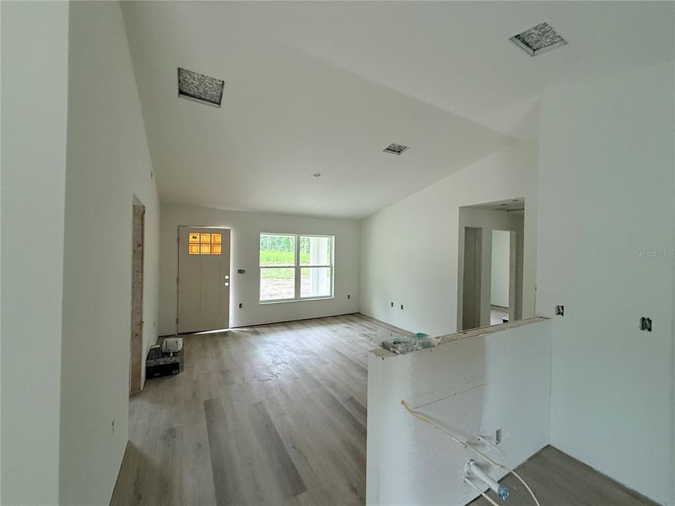 На продажу: $259,990 (3 спален, 2 ванн, 1173 Квадратных фут)