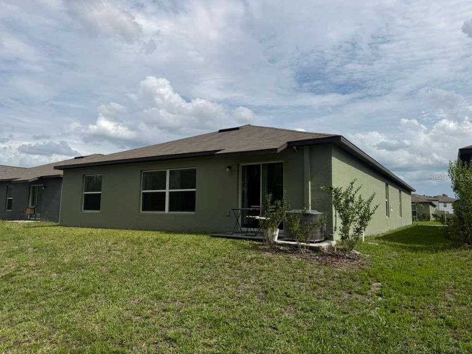 For Sale: $330,000 (4 beds, 2 baths, 1918 Square Feet)