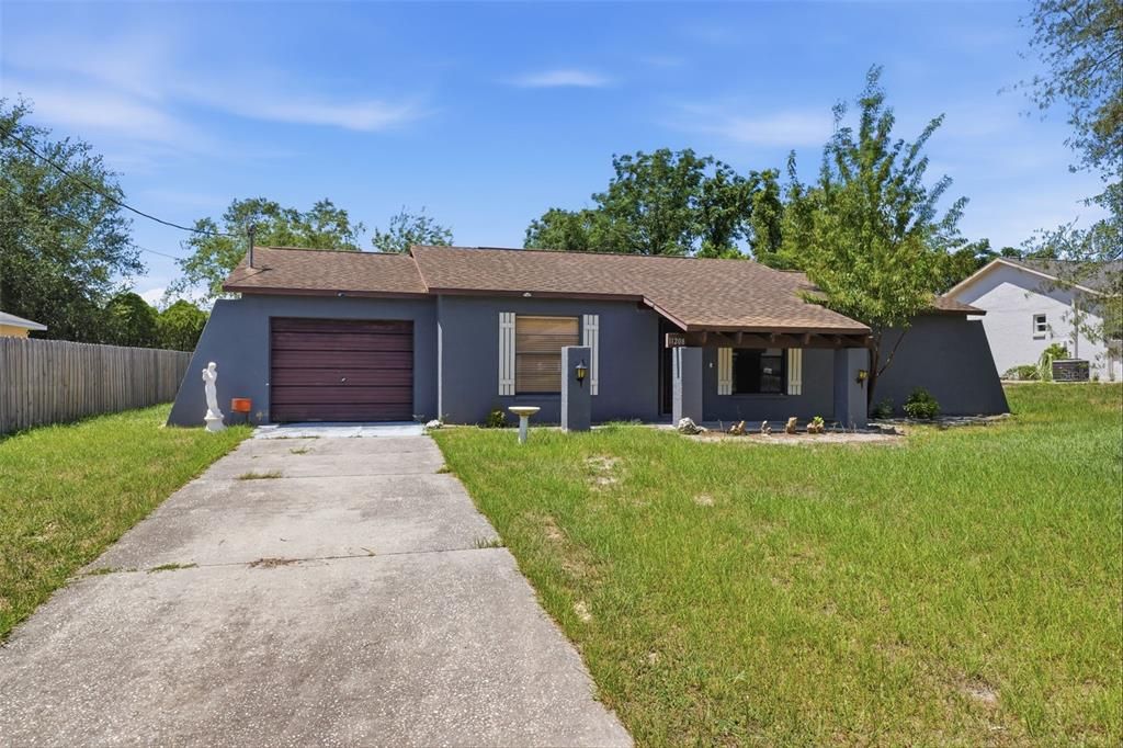 Active With Contract: $186,000 (2 beds, 2 baths, 1159 Square Feet)