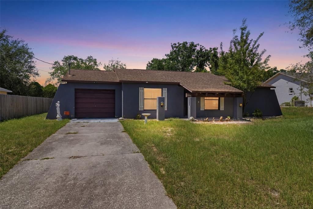 Active With Contract: $186,000 (2 beds, 2 baths, 1159 Square Feet)