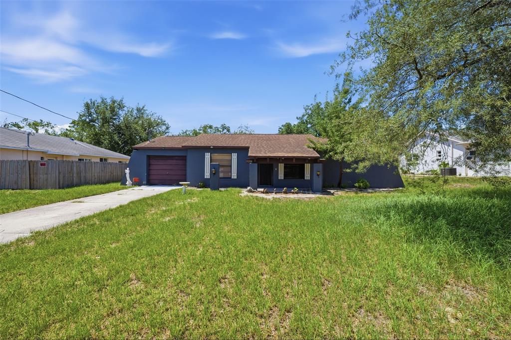 Active With Contract: $186,000 (2 beds, 2 baths, 1159 Square Feet)