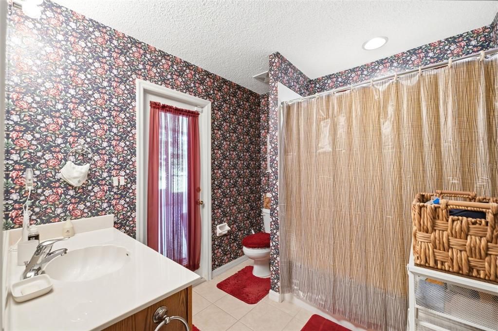 En Venta: $385,000 (4 camas, 3 baños, 2319 Pies cuadrados)