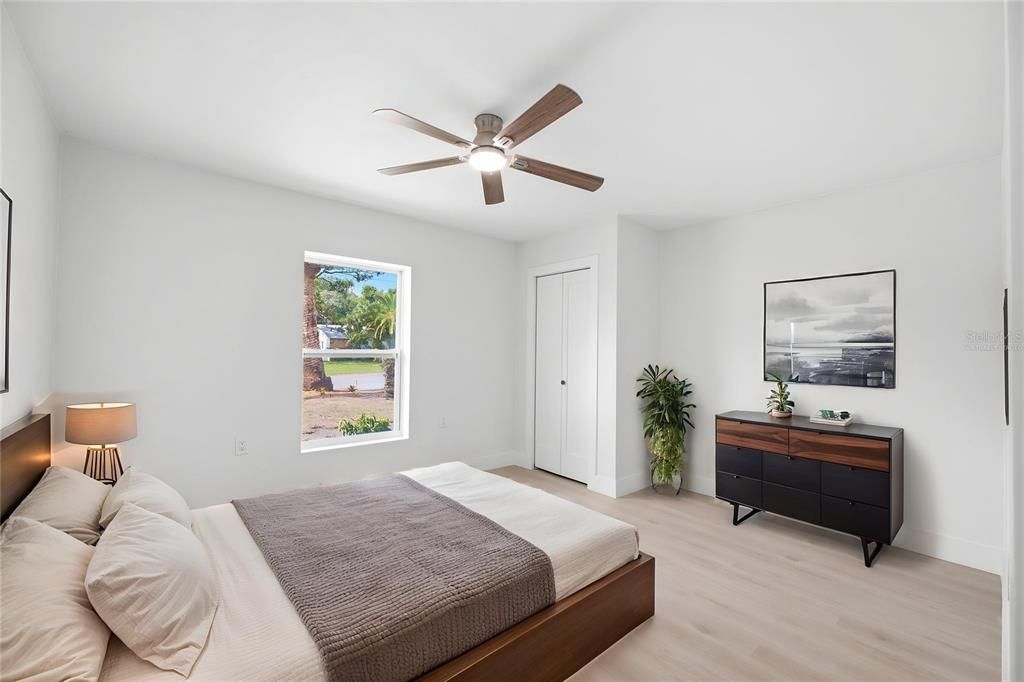 For Sale: $260,000 (3 beds, 2 baths, 1556 Square Feet)