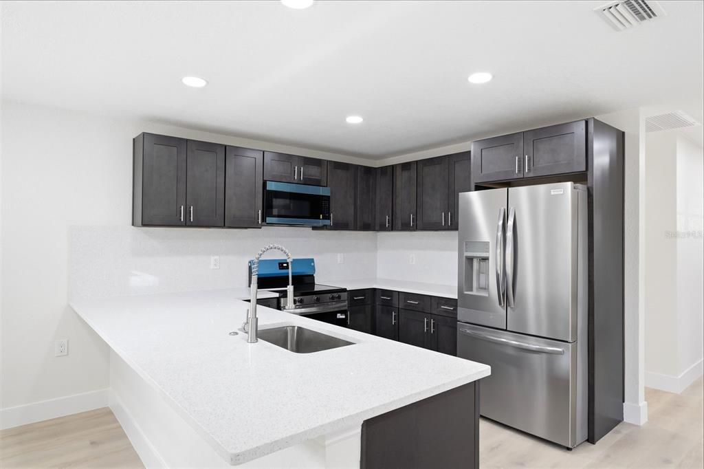 For Sale: $260,000 (3 beds, 2 baths, 1556 Square Feet)
