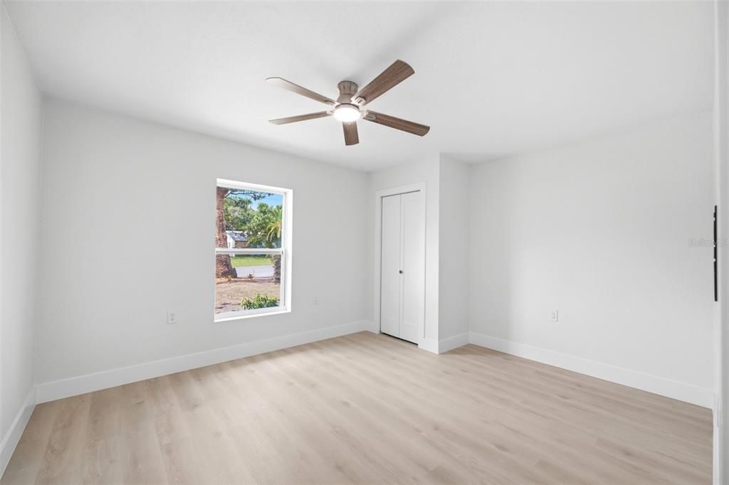 For Sale: $260,000 (3 beds, 2 baths, 1556 Square Feet)