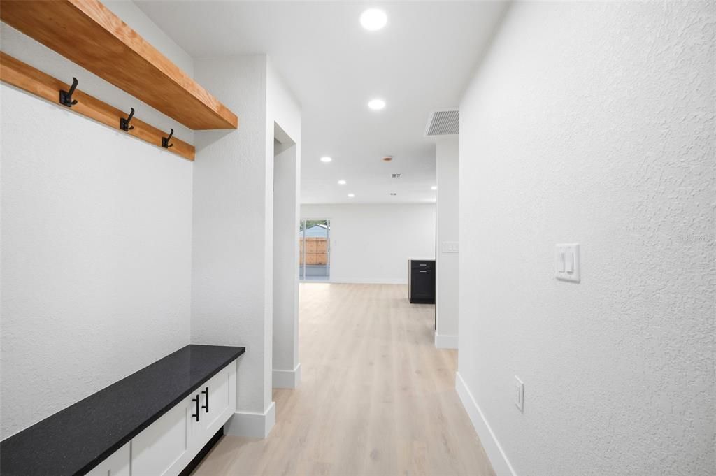 For Sale: $260,000 (3 beds, 2 baths, 1556 Square Feet)