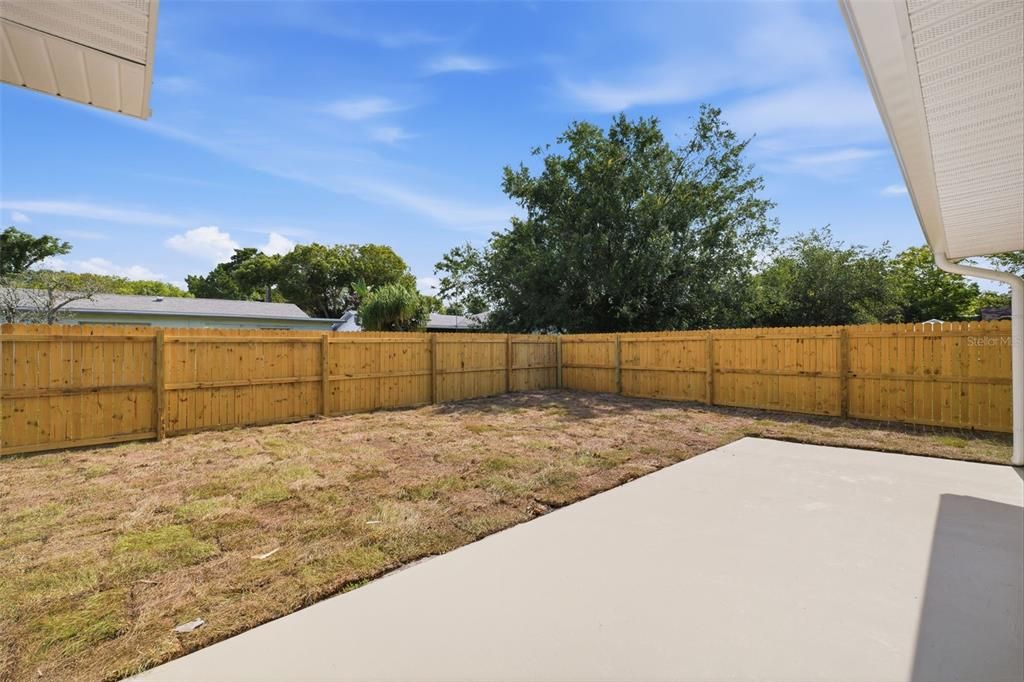 For Sale: $260,000 (3 beds, 2 baths, 1556 Square Feet)
