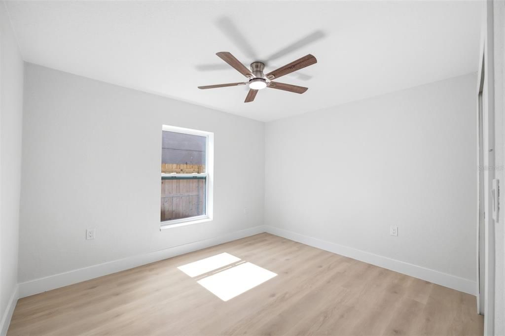 For Sale: $260,000 (3 beds, 2 baths, 1556 Square Feet)