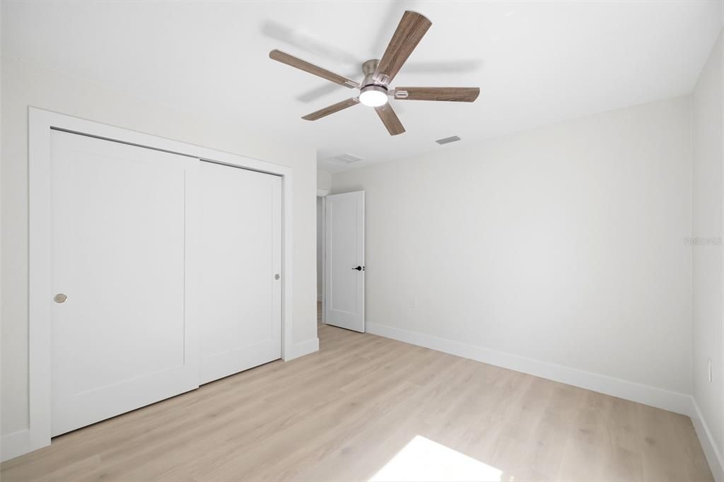 For Sale: $260,000 (3 beds, 2 baths, 1556 Square Feet)
