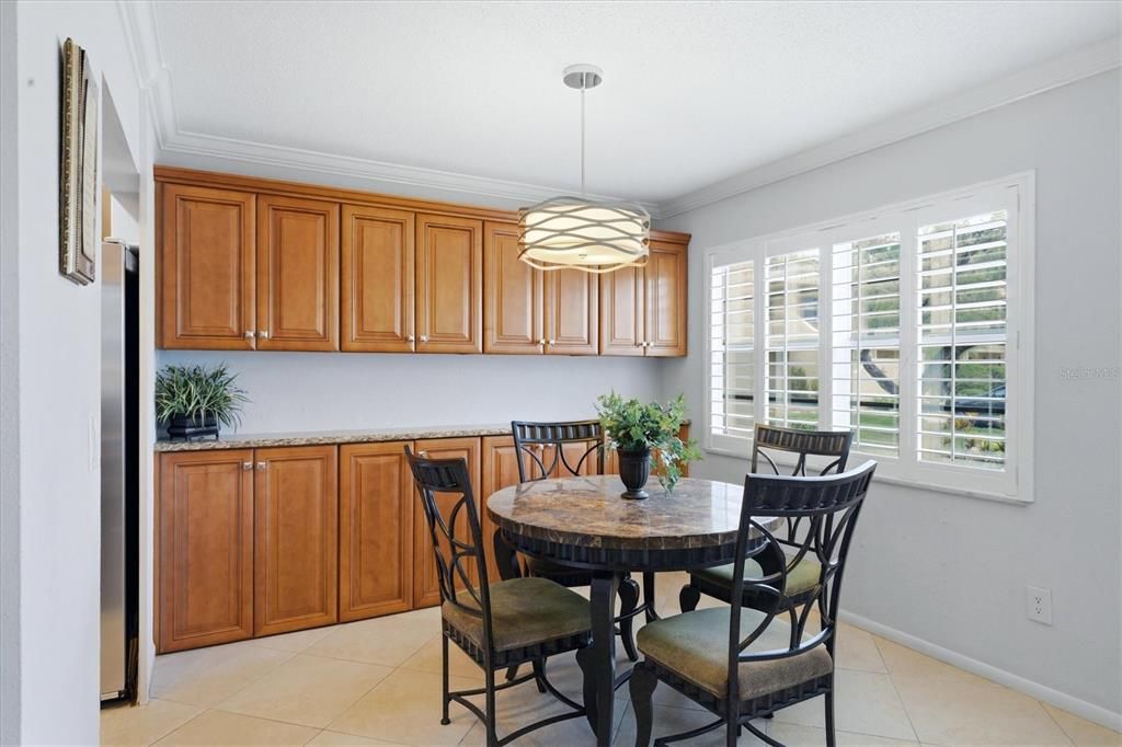 For Sale: $119,000 (2 beds, 1 baths, 837 Square Feet)