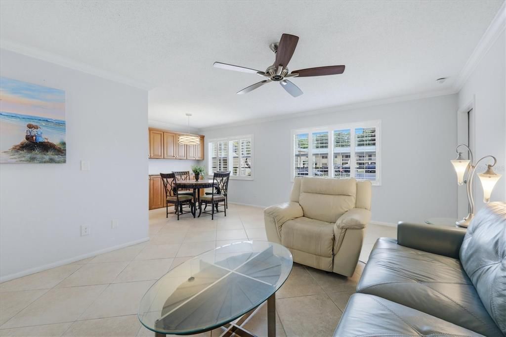 For Sale: $119,000 (2 beds, 1 baths, 837 Square Feet)