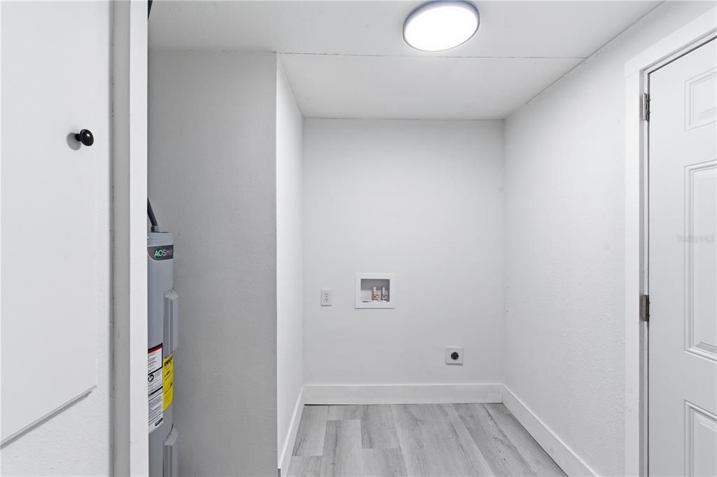 For Sale: $349,900 (4 beds, 2 baths, 1800 Square Feet)