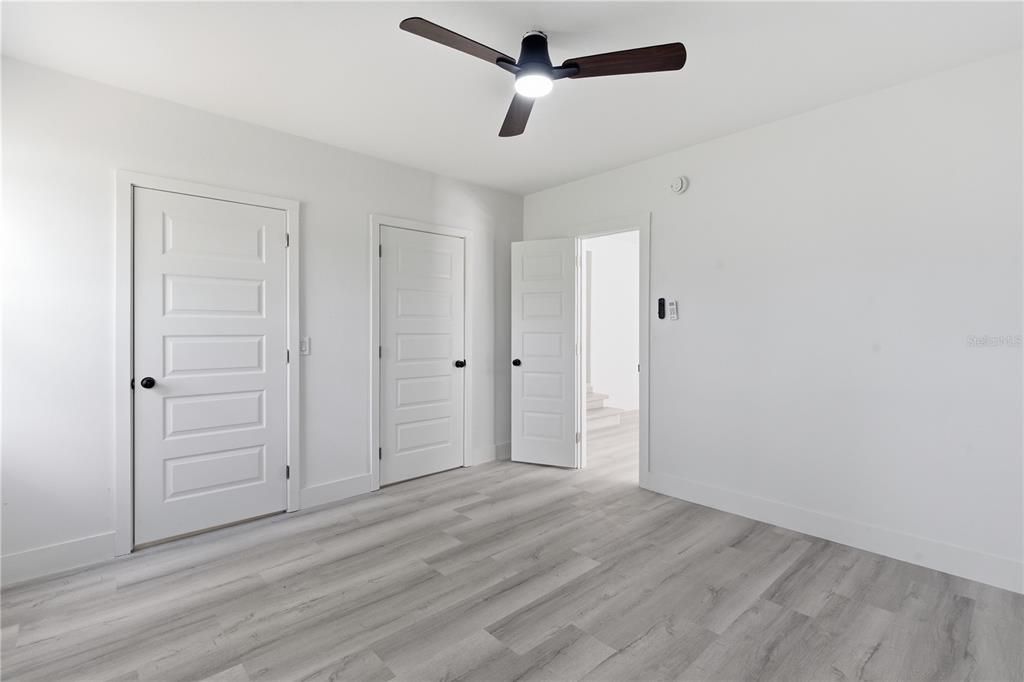 For Sale: $349,900 (4 beds, 2 baths, 1800 Square Feet)