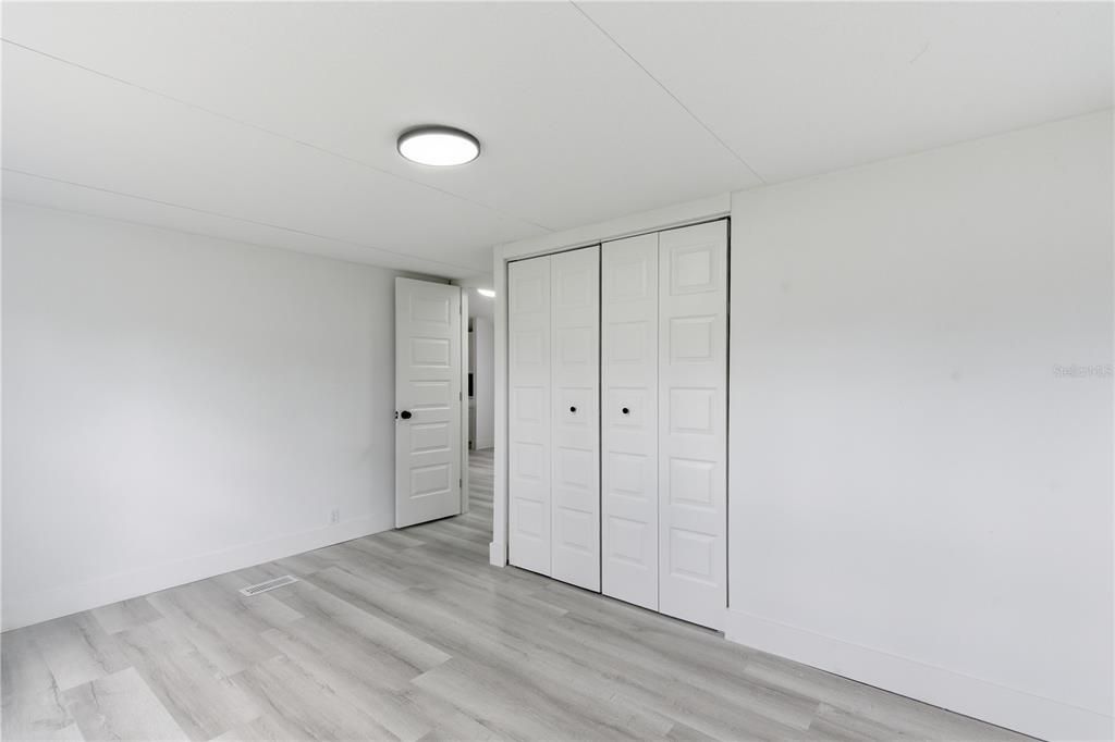 For Sale: $349,900 (4 beds, 2 baths, 1800 Square Feet)