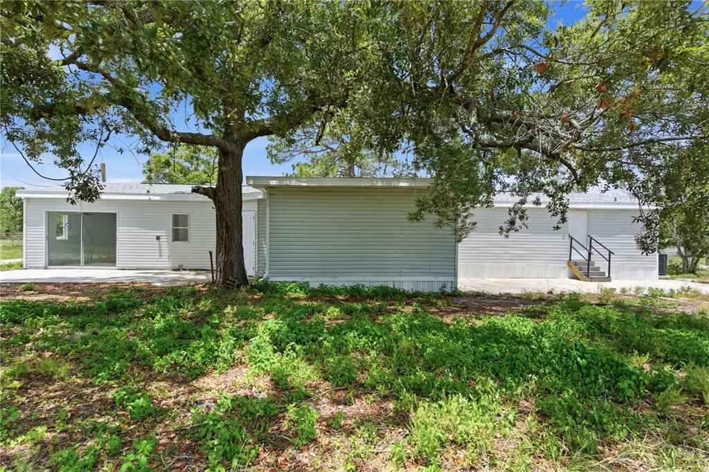 For Sale: $349,900 (4 beds, 2 baths, 1800 Square Feet)
