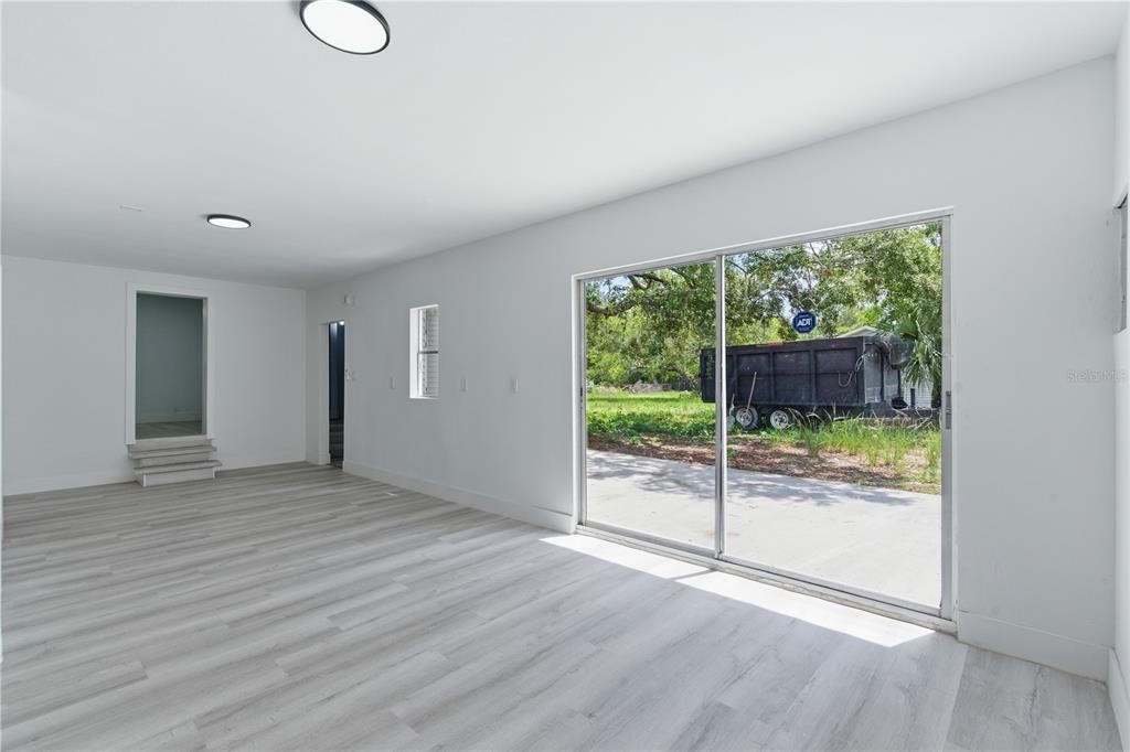 For Sale: $349,900 (4 beds, 2 baths, 1800 Square Feet)