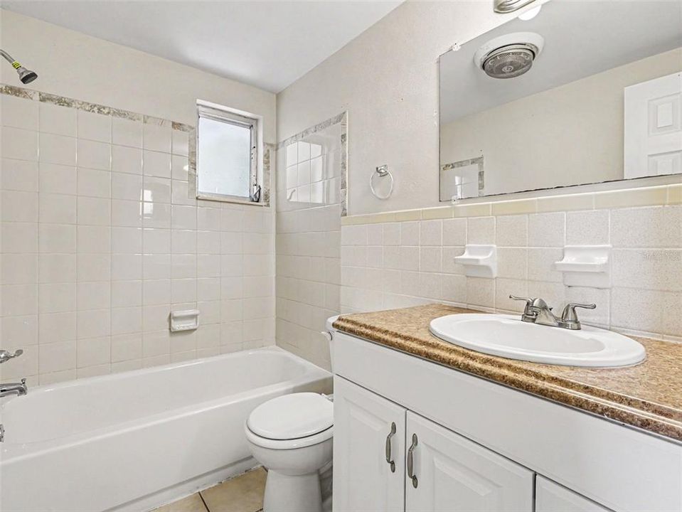 На продажу: $244,500 (3 спален, 2 ванн, 1536 Квадратных фут)