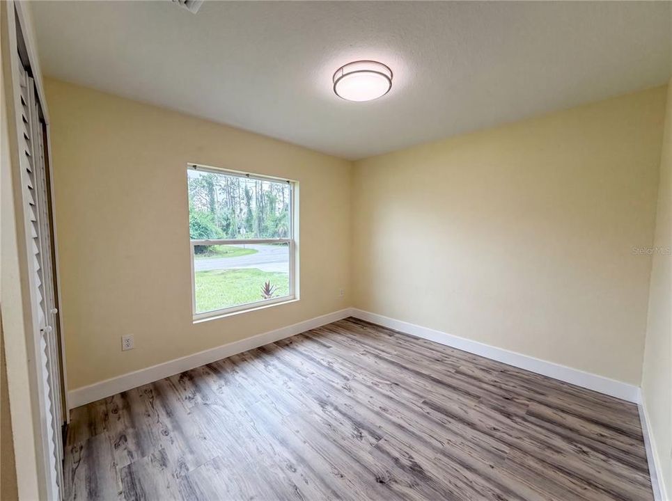 For Sale: $260,000 (3 beds, 2 baths, 1294 Square Feet)