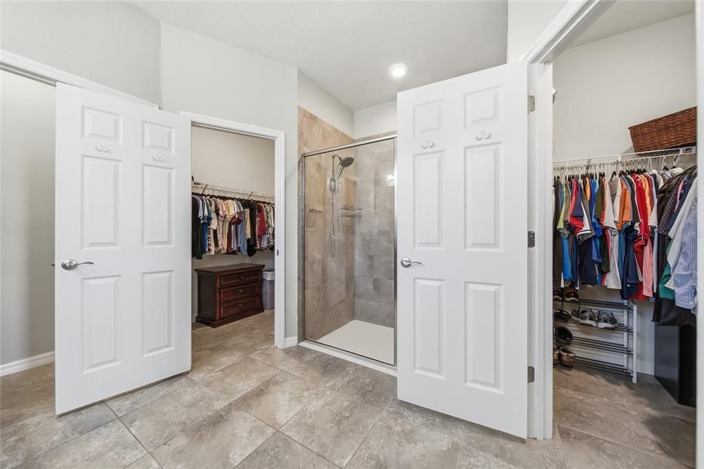For Sale: $424,900 (4 beds, 2 baths, 1964 Square Feet)