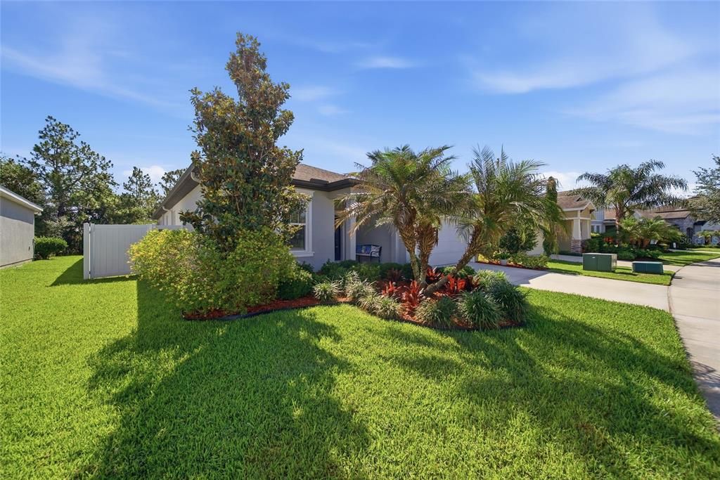 For Sale: $424,900 (4 beds, 2 baths, 1964 Square Feet)