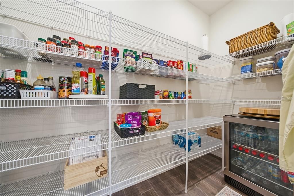 For Sale: $424,900 (4 beds, 2 baths, 1964 Square Feet)