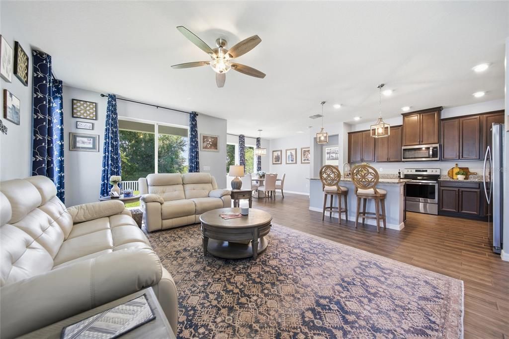 For Sale: $424,900 (4 beds, 2 baths, 1964 Square Feet)