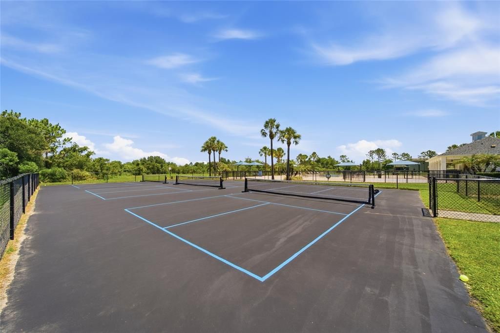 For Sale: $424,900 (4 beds, 2 baths, 1964 Square Feet)