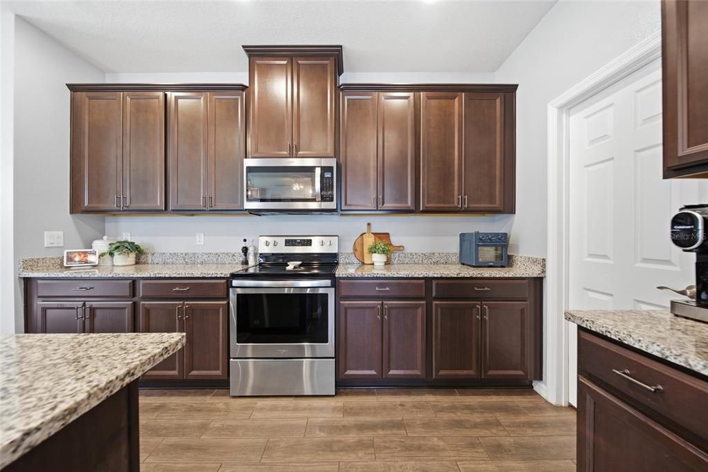 For Sale: $424,900 (4 beds, 2 baths, 1964 Square Feet)