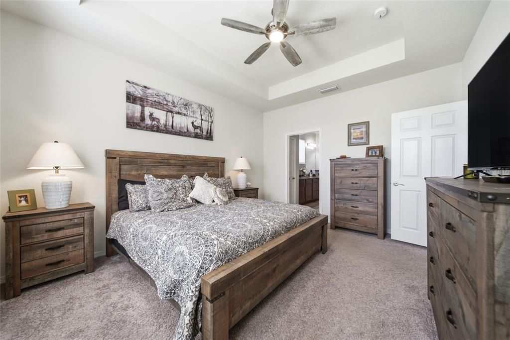 For Sale: $424,900 (4 beds, 2 baths, 1964 Square Feet)