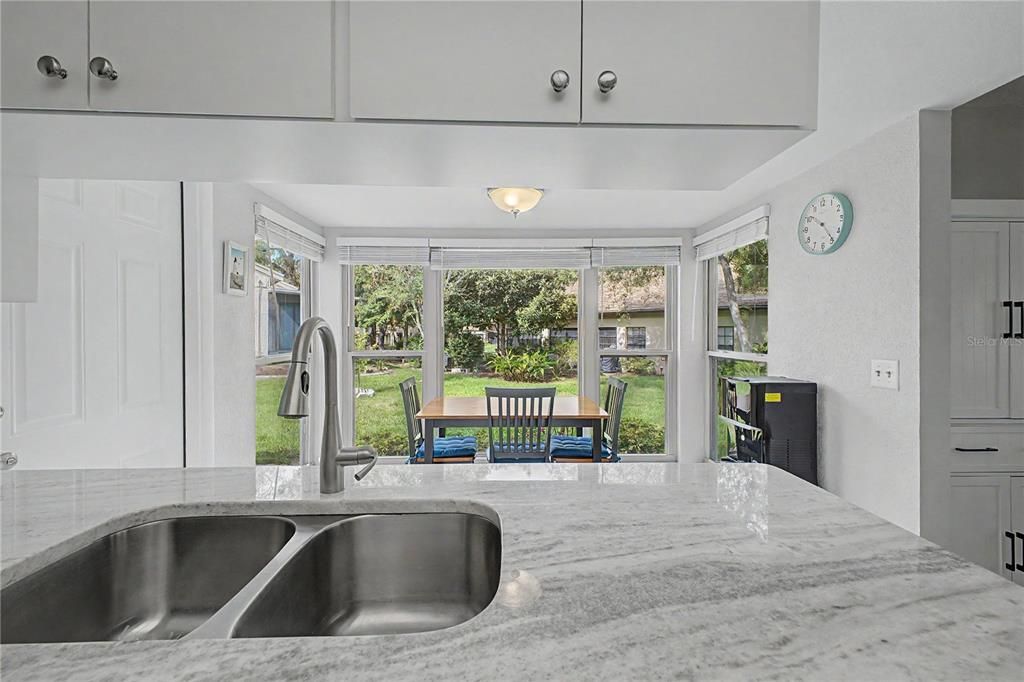 For Sale: $259,900 (2 beds, 2 baths, 1204 Square Feet)
