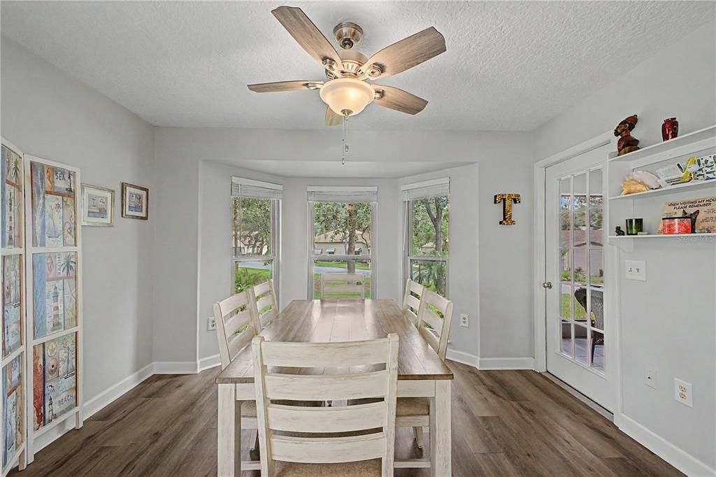 For Sale: $259,900 (2 beds, 2 baths, 1204 Square Feet)