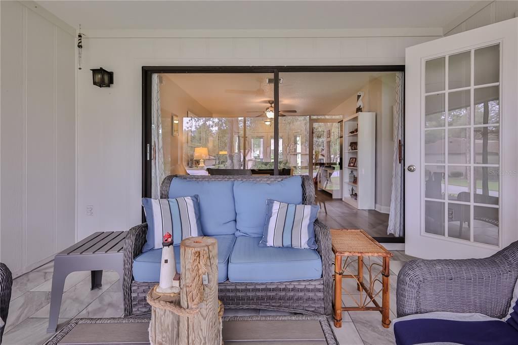 For Sale: $259,900 (2 beds, 2 baths, 1204 Square Feet)