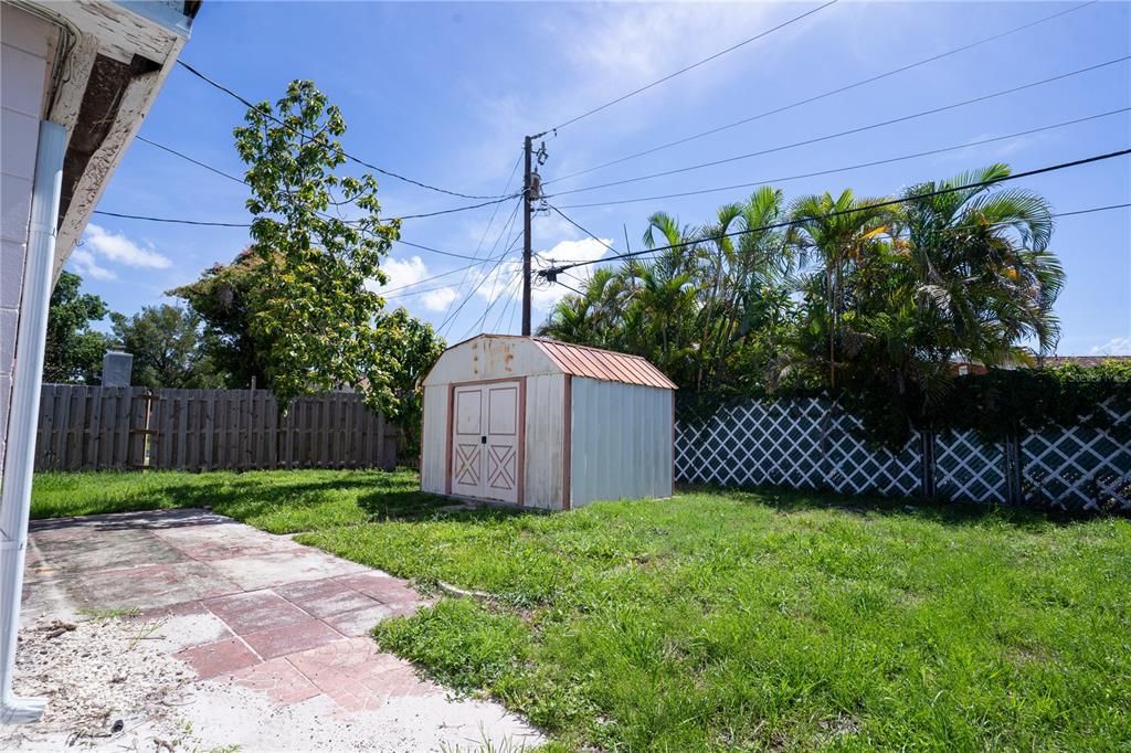 На продажу: $269,000 (3 спален, 1 ванн, 743 Квадратных фут)