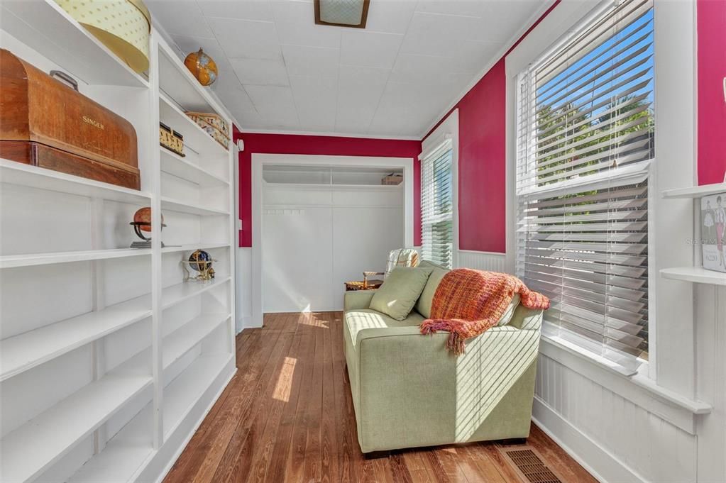 For Sale: $498,400 (5 beds, 2 baths, 1840 Square Feet)