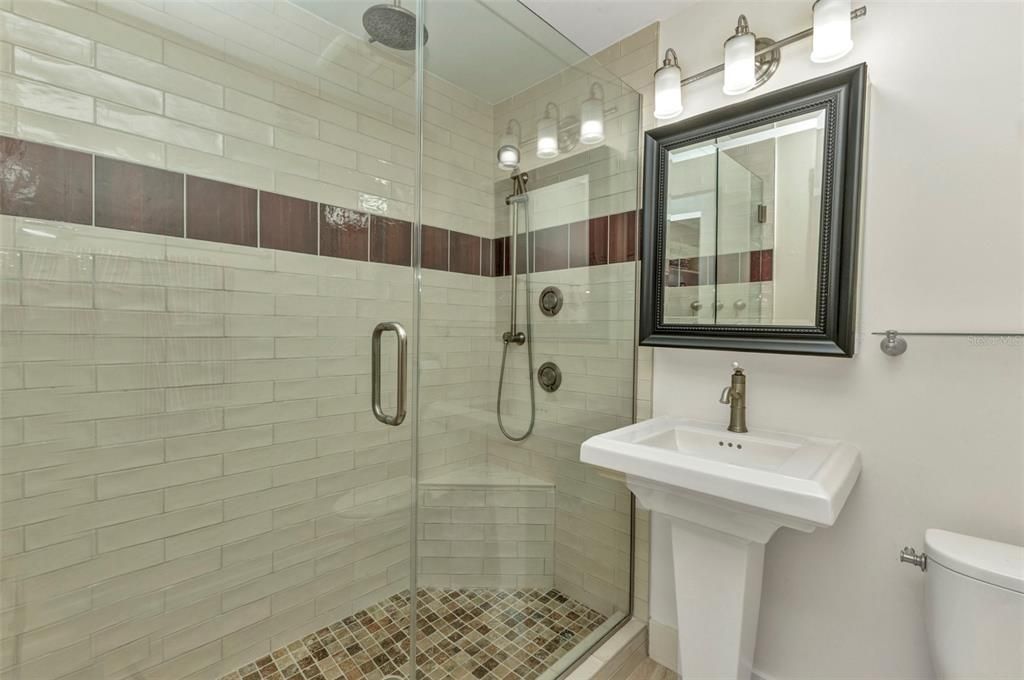 For Sale: $498,400 (5 beds, 2 baths, 1840 Square Feet)