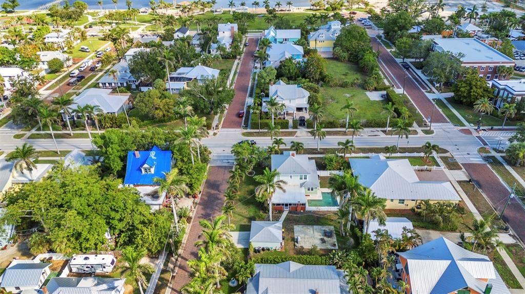 For Sale: $498,400 (5 beds, 2 baths, 1840 Square Feet)