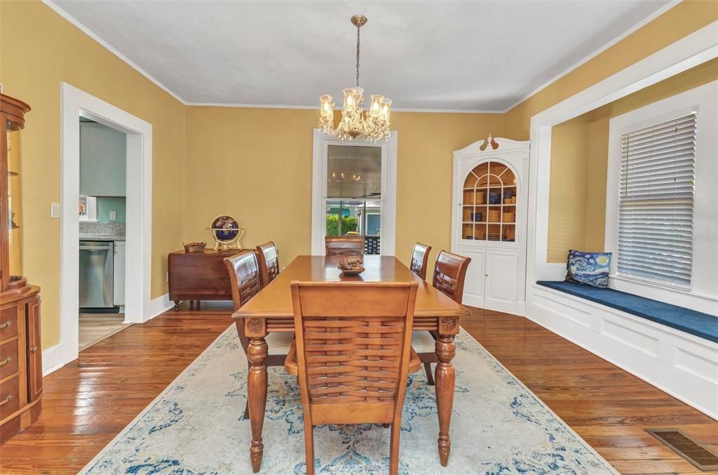 For Sale: $498,400 (5 beds, 2 baths, 1840 Square Feet)