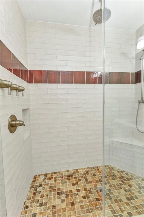 For Sale: $498,400 (5 beds, 2 baths, 1840 Square Feet)