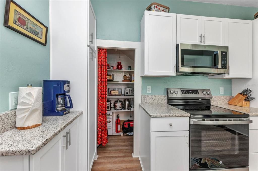 For Sale: $498,400 (5 beds, 2 baths, 1840 Square Feet)