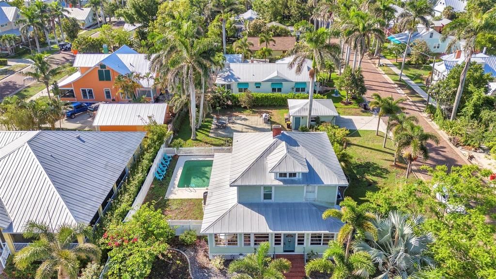 For Sale: $498,400 (5 beds, 2 baths, 1840 Square Feet)