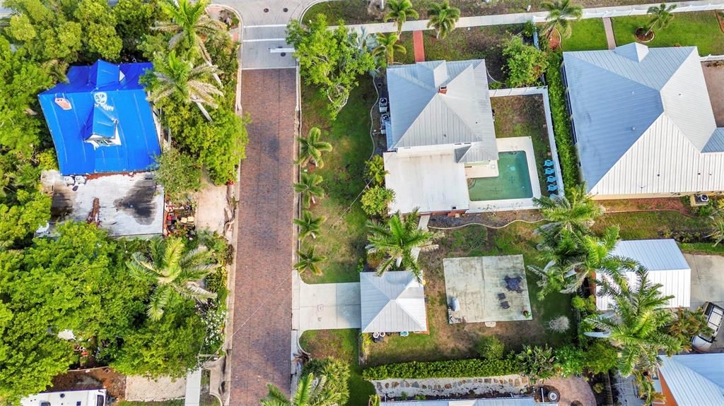 For Sale: $498,400 (5 beds, 2 baths, 1840 Square Feet)